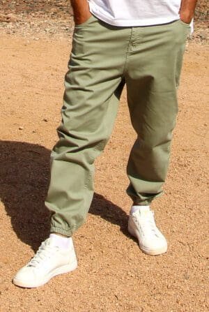 Pantalon cargo vert en gabardine