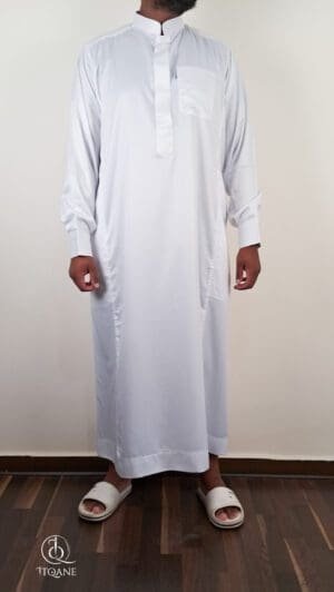 Qamis Majestic blanc – col ouvert