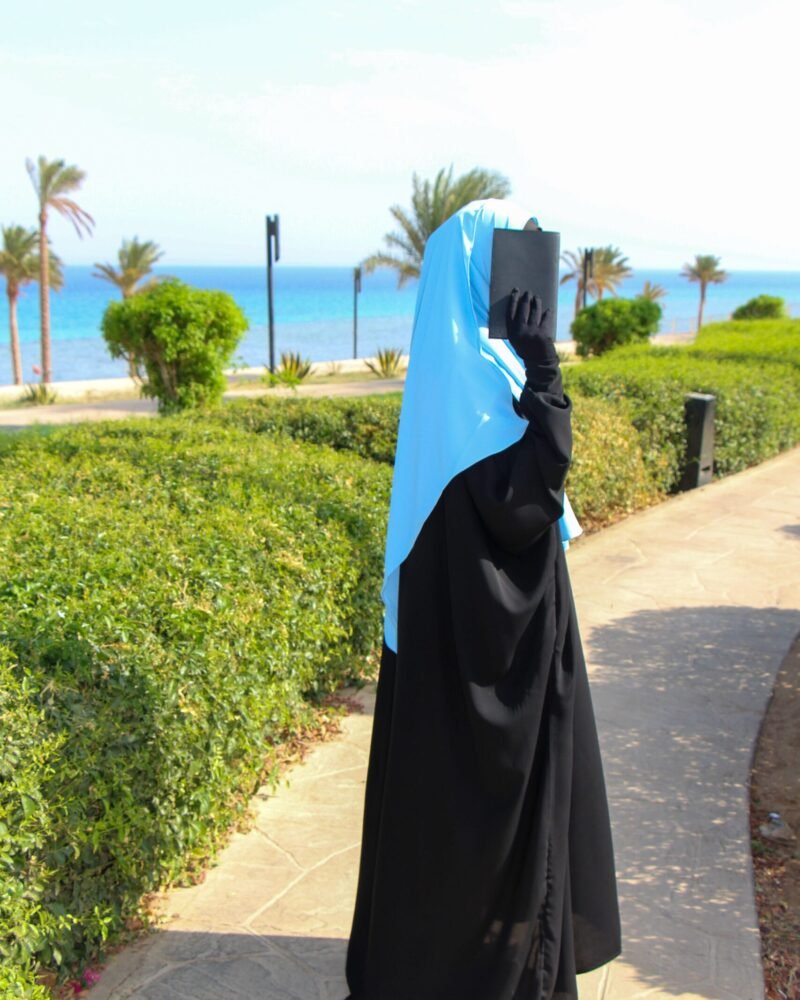 abaya papillon noir - femme musulmane