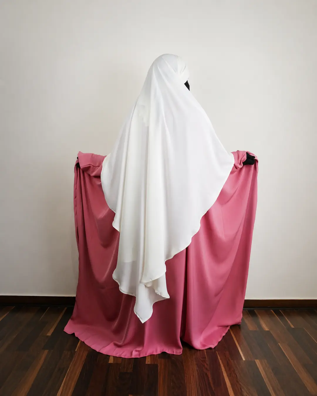 ABAYA NIDHA ROSE